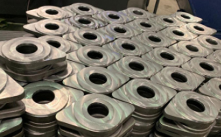 Hydraulic Eccentric Pressing machine in operation